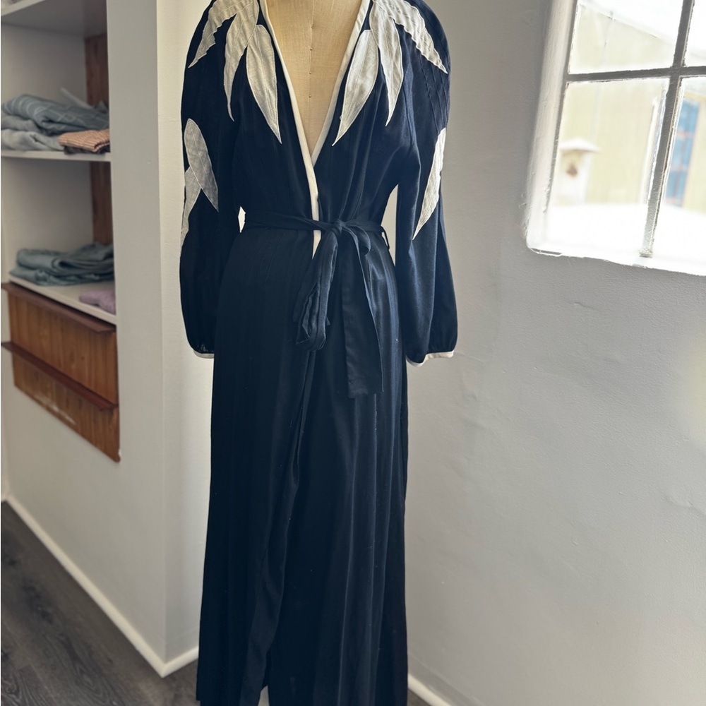 Vintage Natori Black and White Linen Blend Wrap Robe Dress M